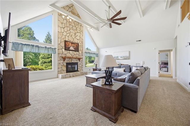 6000 Aaron Place Lane, Kernersville, NC 27284
