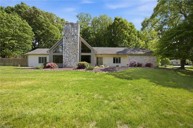 6000 Aaron Place Lane, Kernersville, NC 27284