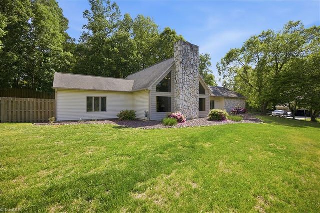 6000 Aaron Place Lane, Kernersville, NC 27284