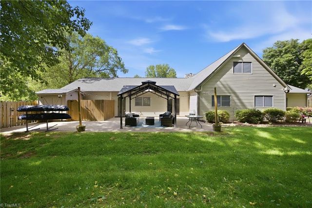 6000 Aaron Place Lane, Kernersville, NC 27284