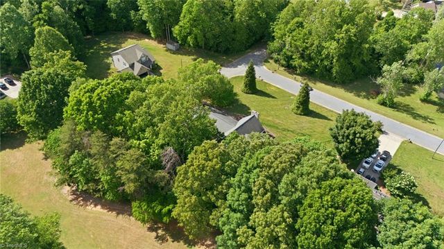 6000 Aaron Place Lane, Kernersville, NC 27284