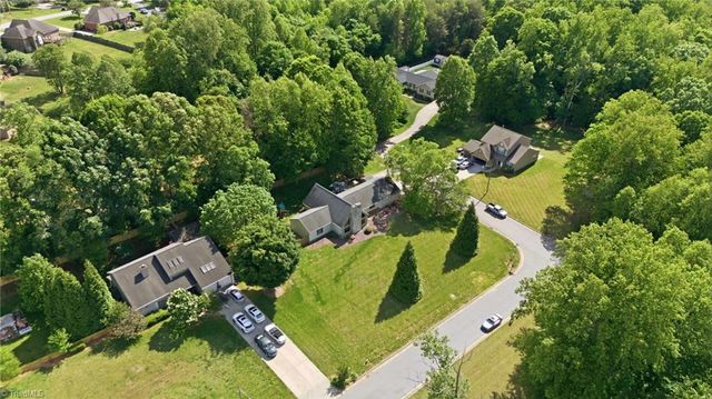 6000 Aaron Place Lane, Kernersville, NC 27284