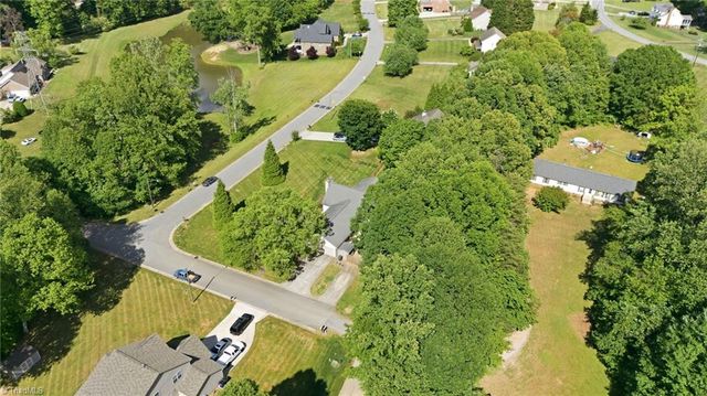 6000 Aaron Place Lane, Kernersville, NC 27284