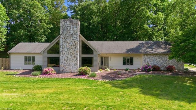 6000 Aaron Place Lane, Kernersville, NC 27284