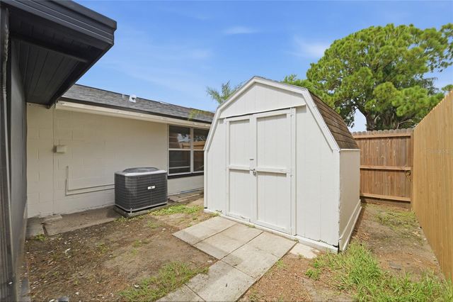 8602 BRIAR GROVE CIR, Tampa, FL 33615