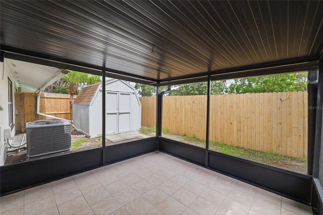 8602 BRIAR GROVE CIR, Tampa, FL 33615
