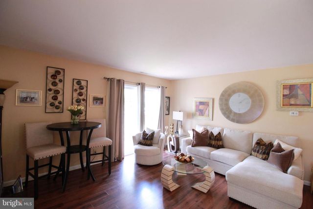 607A TRESCOTT PL, Mount Laurel, NJ 08054