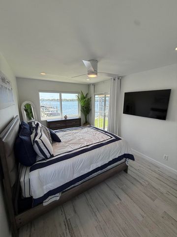 370 Wilma Circle 6, Riviera Beach, FL 33404