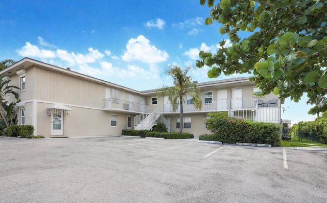 370 Wilma Circle 6, Riviera Beach, FL 33404
