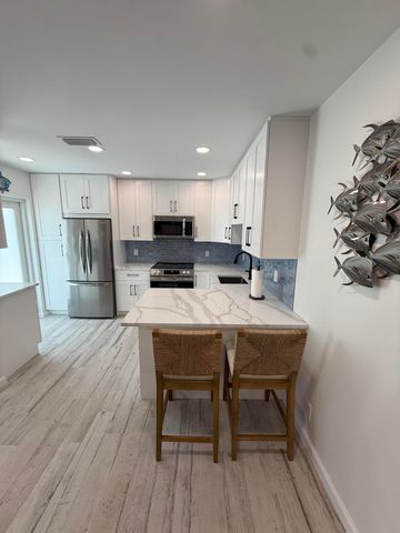 370 Wilma Circle 6, Riviera Beach, FL 33404