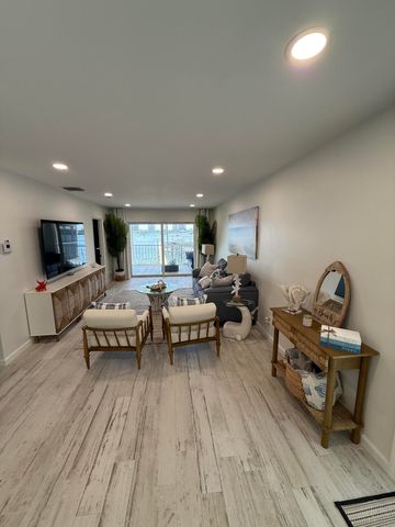 370 Wilma Circle 6, Riviera Beach, FL 33404