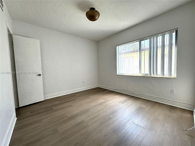 261 Hibiscus Dr 5, Miami Springs, FL 33166