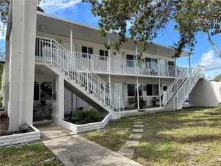 261 Hibiscus Dr 5, Miami Springs, FL 33166