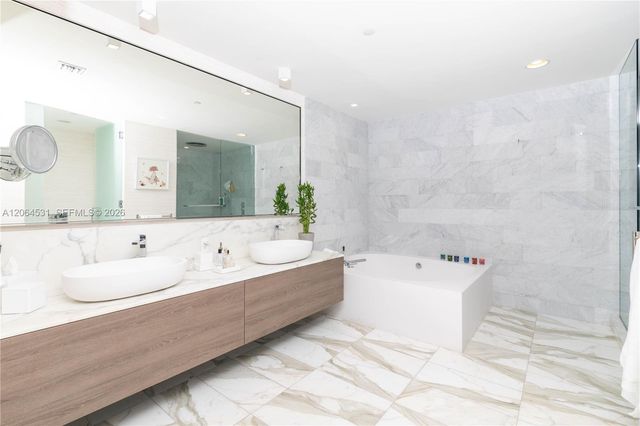 10201 E Collins Avenue 1002, Bal Harbour, FL 33154