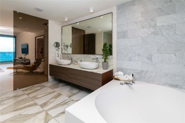 10201 E Collins Avenue 1002, Bal Harbour, FL 33154