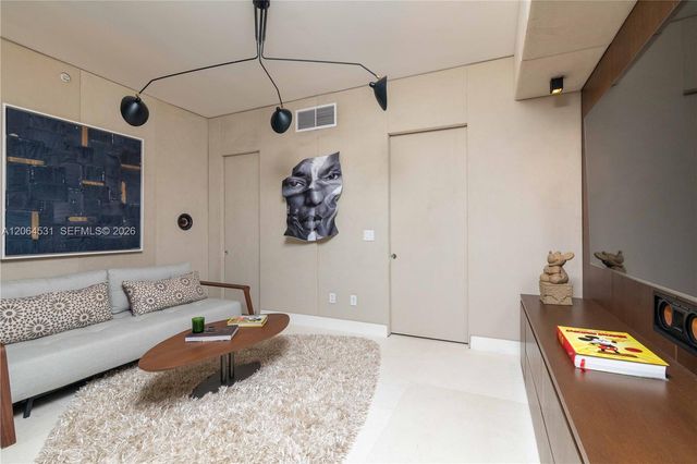 10201 E Collins Avenue 1002, Bal Harbour, FL 33154