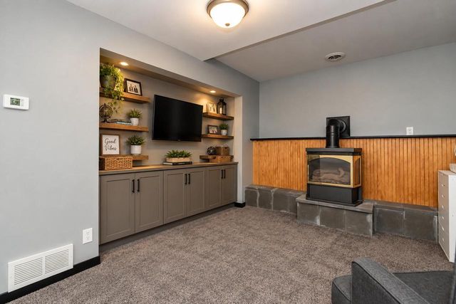 2018 Robin STREET, West Bend, WI 53090