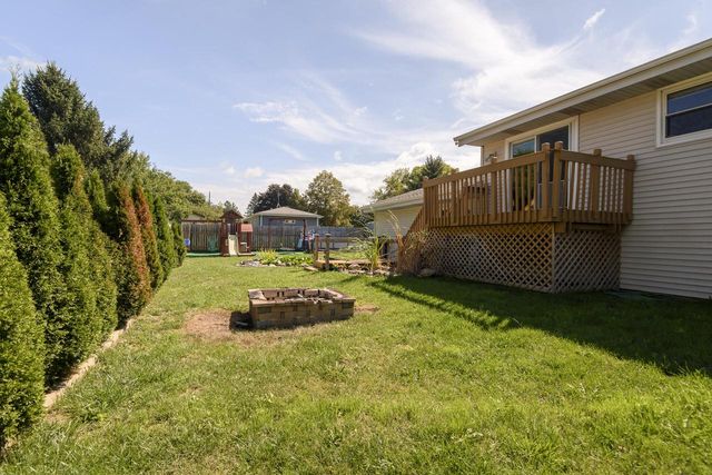 2018 Robin STREET, West Bend, WI 53090