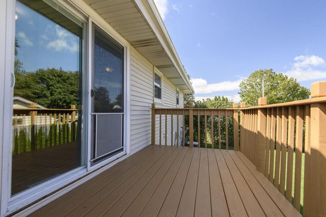 2018 Robin STREET, West Bend, WI 53090