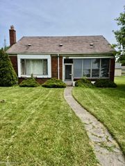 29290 Utica Road, Roseville, MI 48066