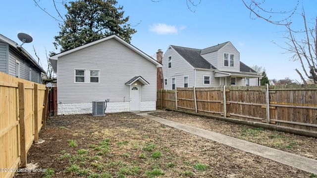 621 Beecher St, Louisville, KY 40215