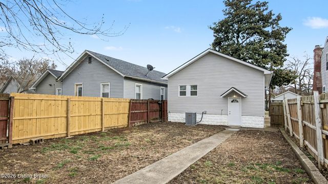 621 Beecher St, Louisville, KY 40215