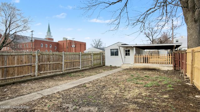 621 Beecher St, Louisville, KY 40215