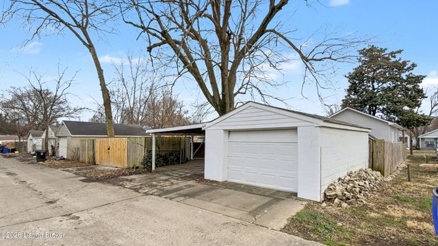 621 Beecher St, Louisville, KY 40215