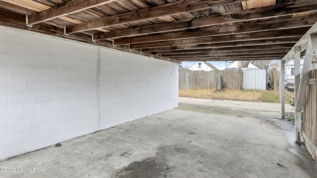 621 Beecher St, Louisville, KY 40215