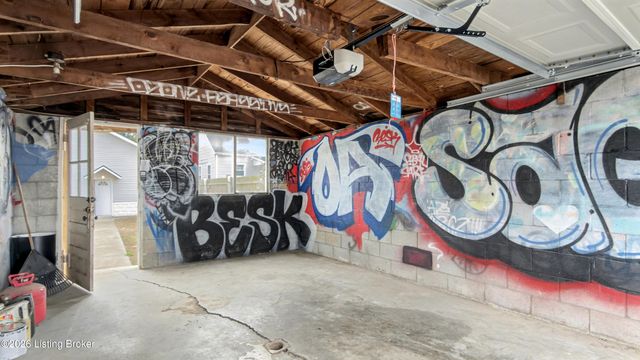 621 Beecher St, Louisville, KY 40215