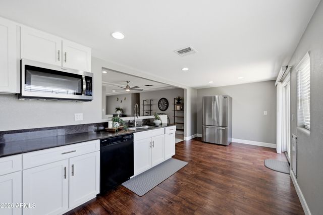 845 E GRANDVIEW Street, Mesa, AZ 85203