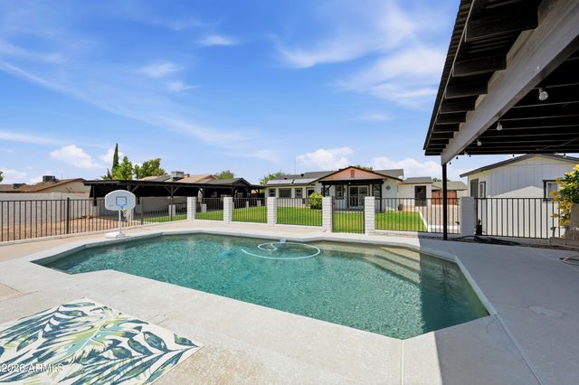 845 E GRANDVIEW Street, Mesa, AZ 85203