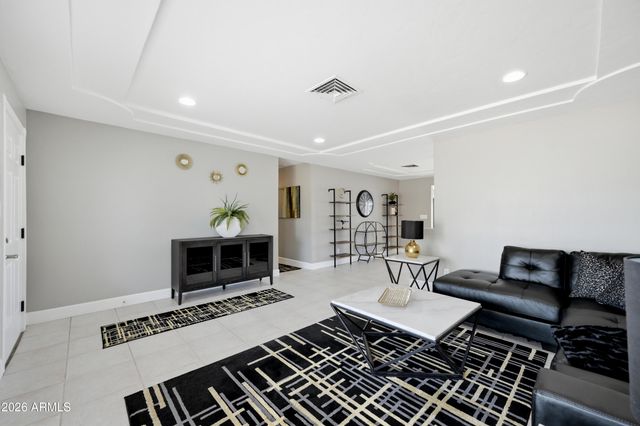 845 E GRANDVIEW Street, Mesa, AZ 85203