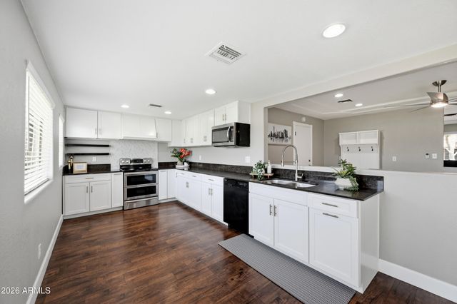 845 E GRANDVIEW Street, Mesa, AZ 85203