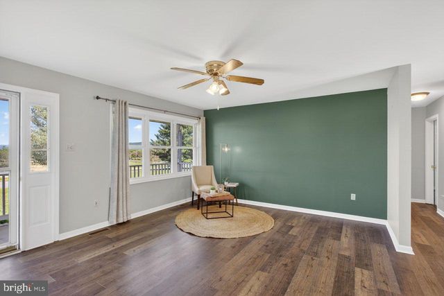 1018 COFFMAN RD, Edinburg, VA 22824