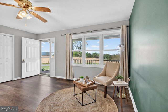 1018 COFFMAN RD, Edinburg, VA 22824