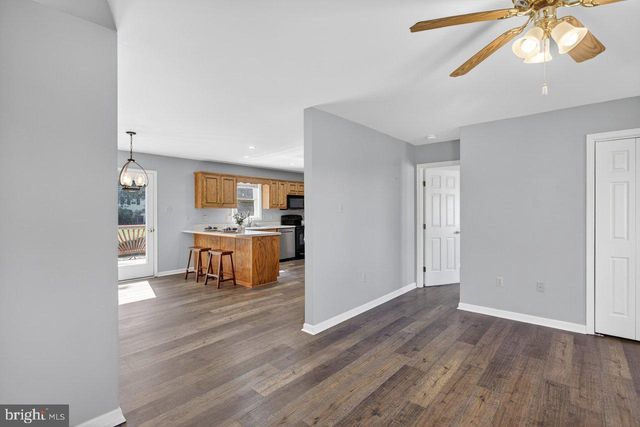 1018 COFFMAN RD, Edinburg, VA 22824