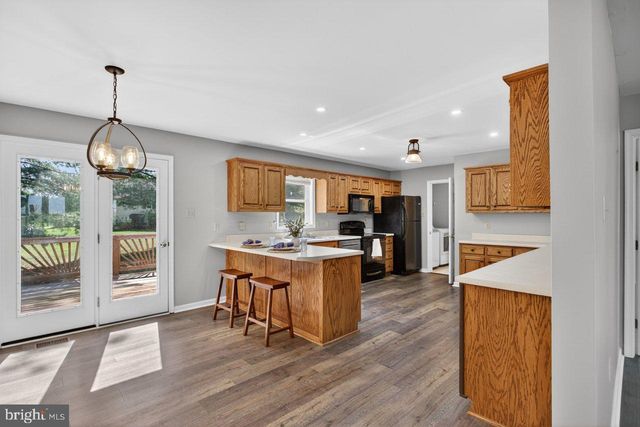 1018 COFFMAN RD, Edinburg, VA 22824