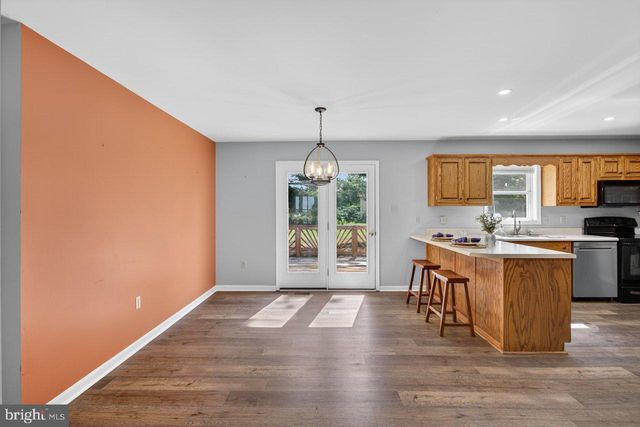 1018 COFFMAN RD, Edinburg, VA 22824