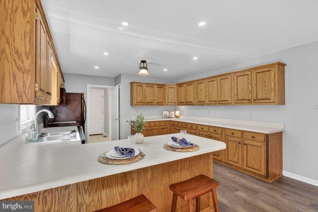 1018 COFFMAN RD, Edinburg, VA 22824