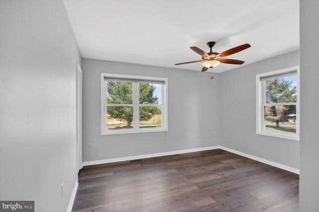 1018 COFFMAN RD, Edinburg, VA 22824