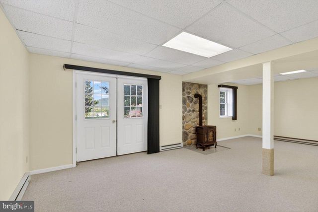 1018 COFFMAN RD, Edinburg, VA 22824