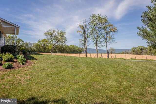 1018 COFFMAN RD, Edinburg, VA 22824