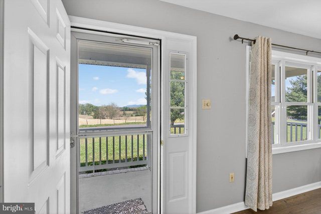 1018 COFFMAN RD, Edinburg, VA 22824