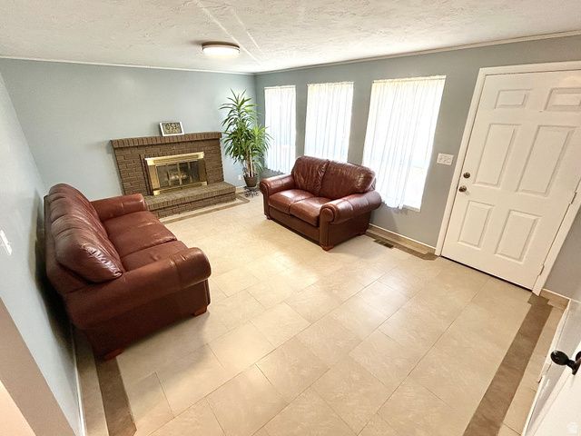 373 E 10450 S, Sandy, UT 84070