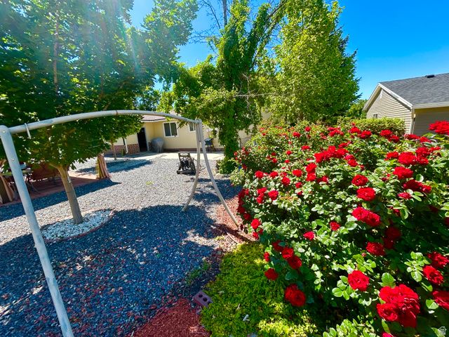373 E 10450 S, Sandy, UT 84070