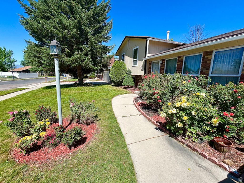 373 E 10450 S, Sandy, UT 84070