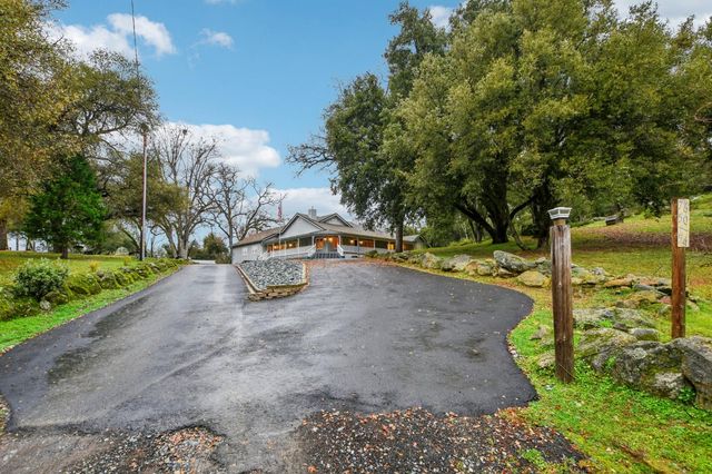 7650 Buzzards Gulch Rd, Somerset, CA 95684