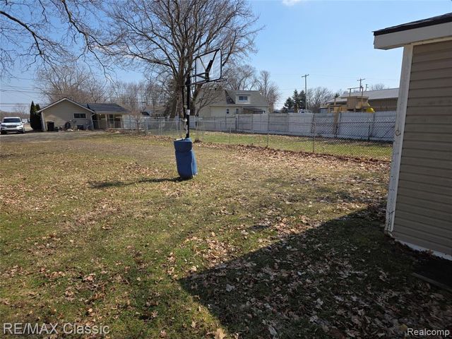 3259 N State Road, Davison, MI 48423