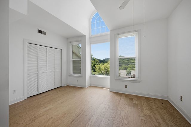 332 Ardsley Pl, Nashville, TN 37215